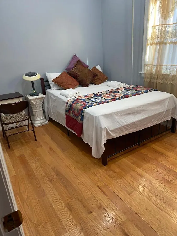 Guest house A Lovely Room In Queens New York